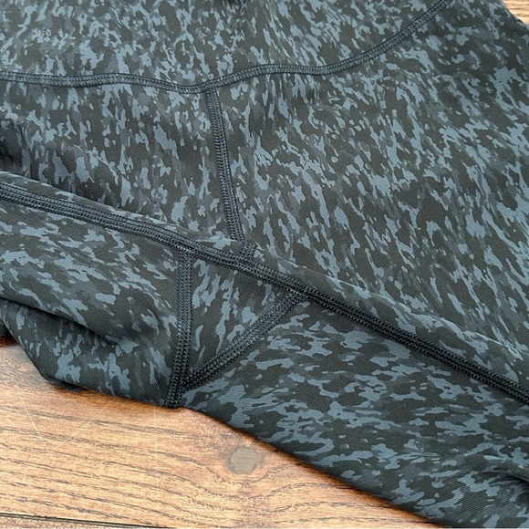 Lululemon Wunder Under High-Rise Crop 23" *Full-On Luxtreme - Picture 9 of 10